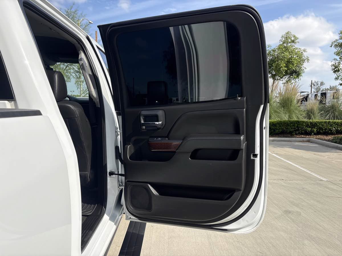 Used 2018 GMC Sierra 2500 SLT w/ Duramax Plus Package AWD/4WD image 13