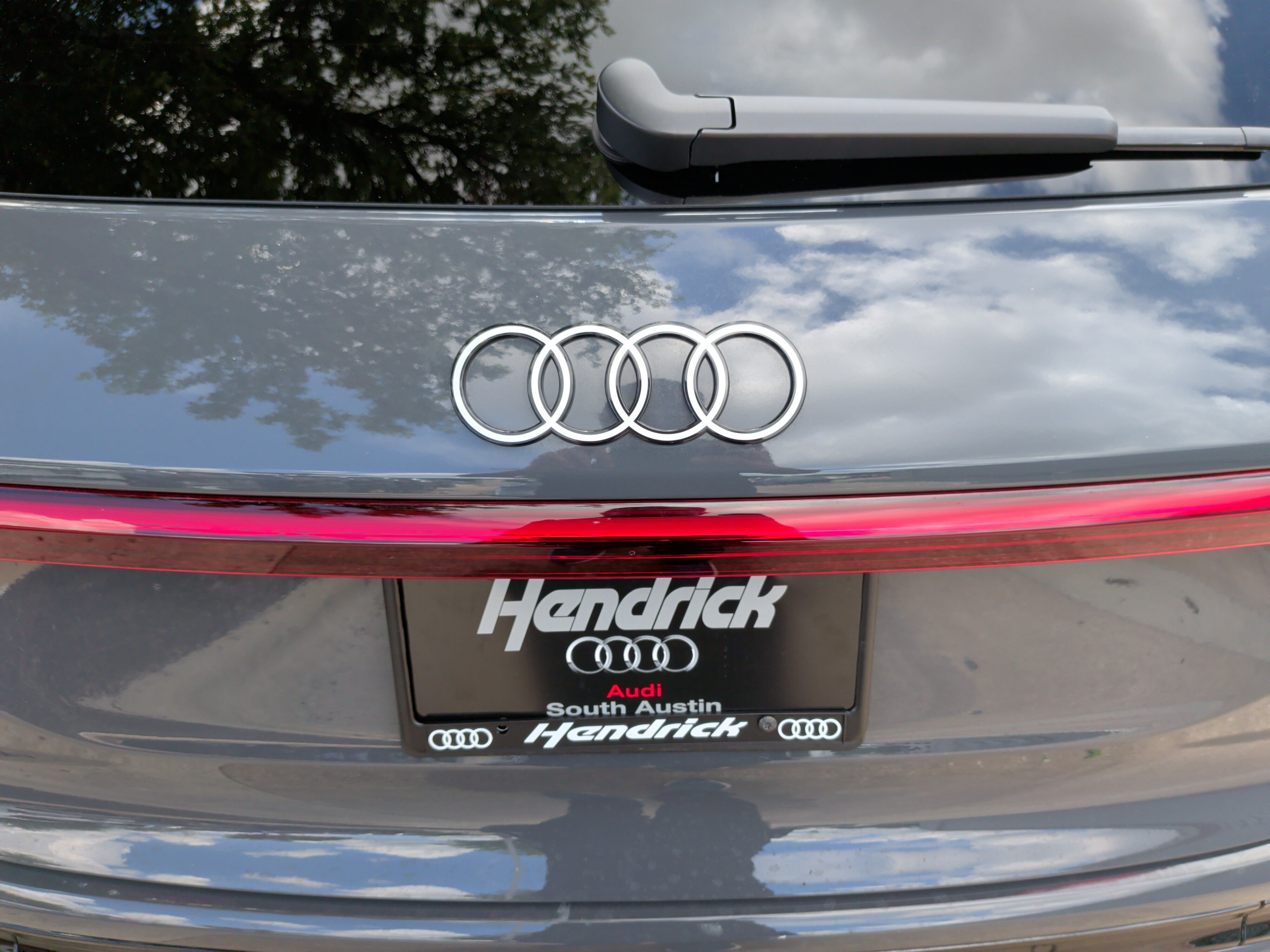 Certified 2025 Audi Q6 e-tron Premium w/ Convenience Package RWD image 40