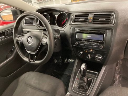 Used 2015 Volkswagen Jetta SE image 18