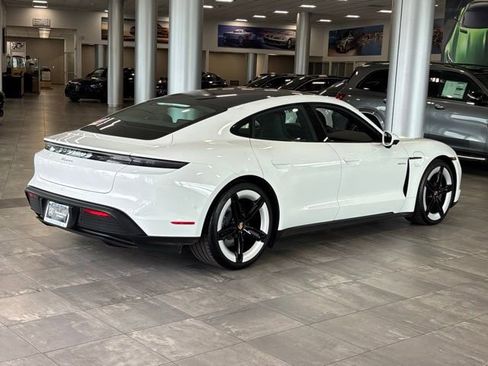 Used 2025 Porsche Taycan image 3