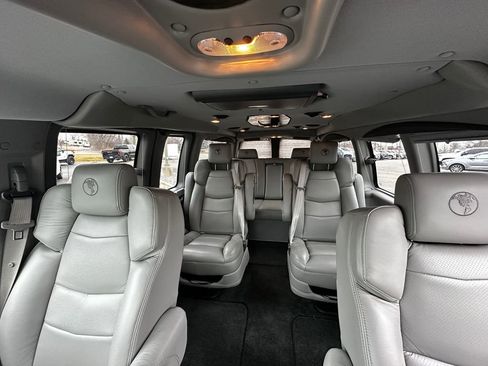 Used 2021 GMC Savana 2500 LS w/ Enhanced Convenience Package image 14