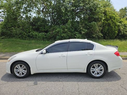 Used 2013 INFINITI G37 x Sedan w/ Premium Pkg AWD/4WD image 2