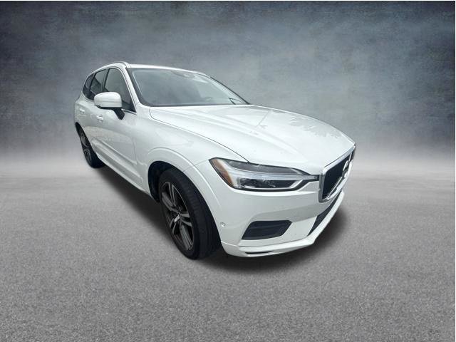 Used 2018 Volvo XC60 T5 Momentum w/ Vision Package AWD/4WD image 3