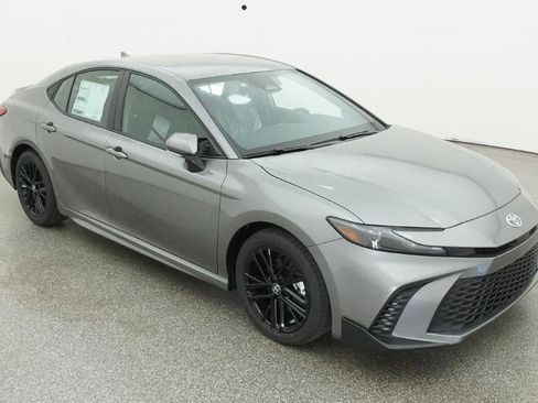 New 2026 Toyota Camry SE FWD image 13