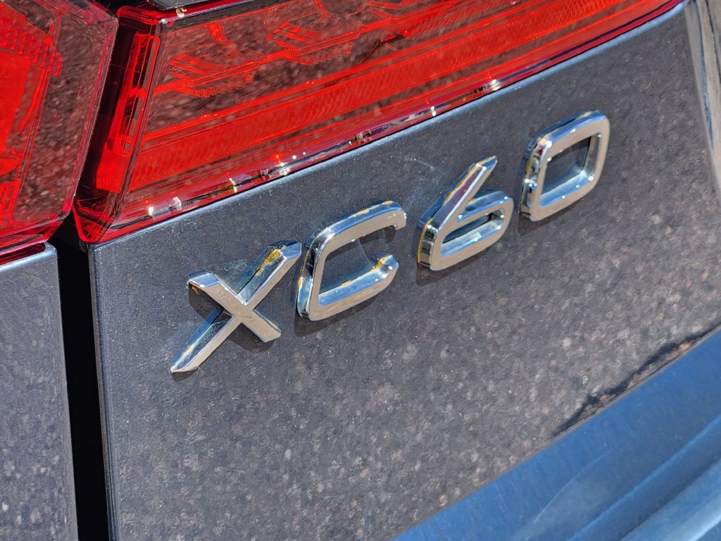 Used 2025 Volvo XC60 B5 Core AWD/4WD image 31