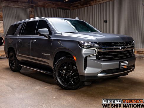 Used 2021 Chevrolet Suburban LT AWD/4WD image 1