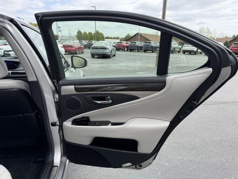 Used 2016 Lexus LS 460 AWD w/ Comfort Package image 13