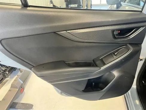 Used 2019 Subaru Crosstrek 2.0i image 12