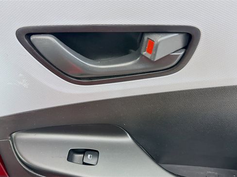 Used 2021 Hyundai Kona SE image 29