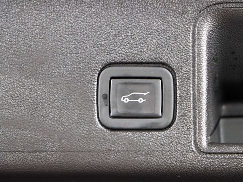 Used 2023 GMC Terrain SLT w/ Elevation Edition FWD image 29