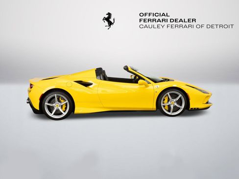 Certified 2021 Ferrari F8 Tributo RWD image 9