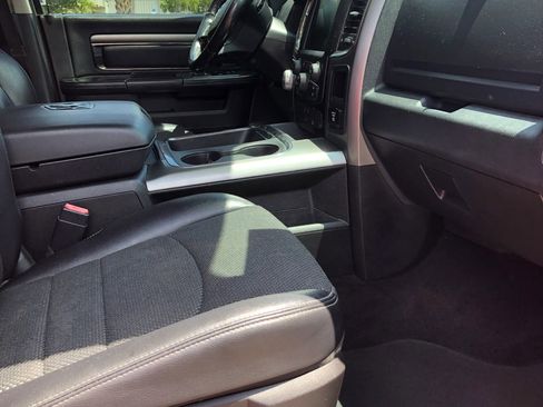 Used 2017 RAM 1500 Sport RWD image 16
