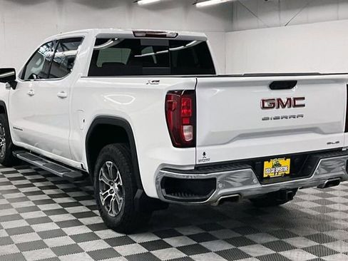 Used 2024 GMC Sierra 1500 SLE w/ Preferred Package AWD/4WD image 3