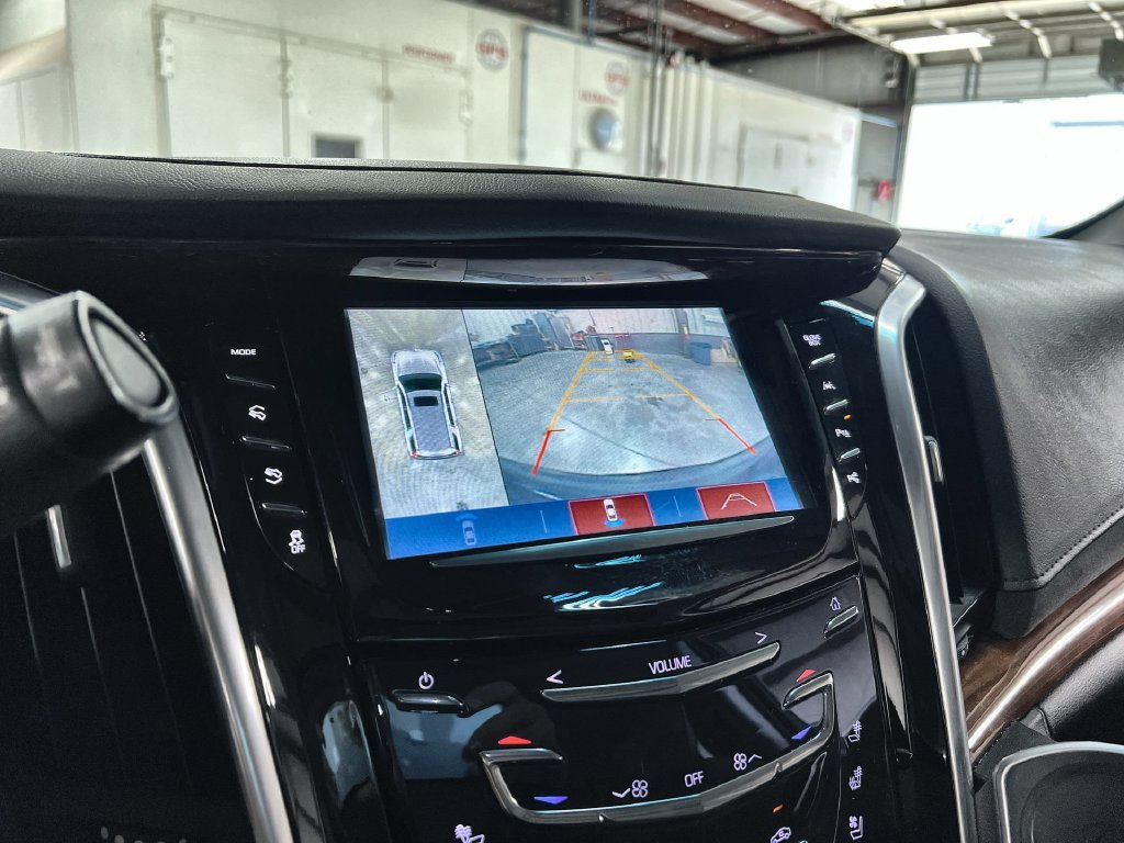 Used 2019 Cadillac Escalade Luxury RWD image 37