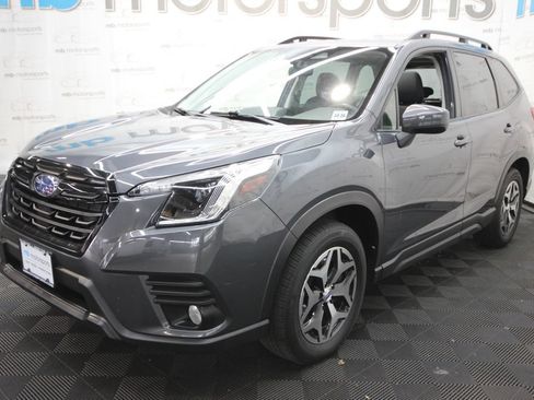 Used 2023 Subaru Forester Premium AWD/4WD image 1