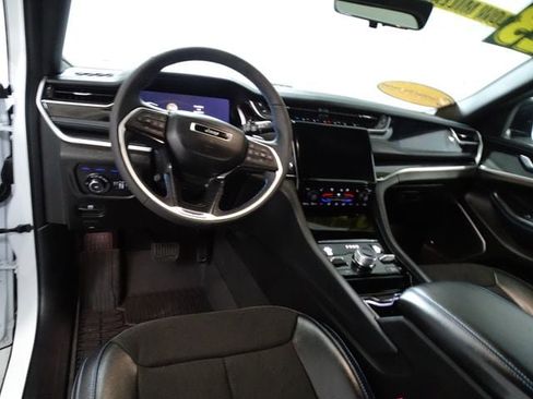 Certified 2023 Jeep Grand Cherokee Trailhawk w/ Advanced Protech Group II AWD/4WD image 5
