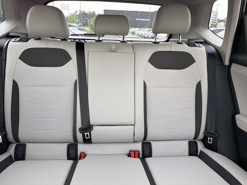 New 2026 Volkswagen Taos SE FWD image 28
