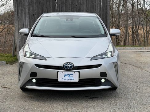 Used 2020 Toyota Prius LE AWD/4WD image 2