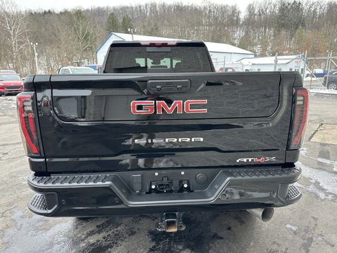 Used 2024 GMC Sierra 2500 AT4X image 6