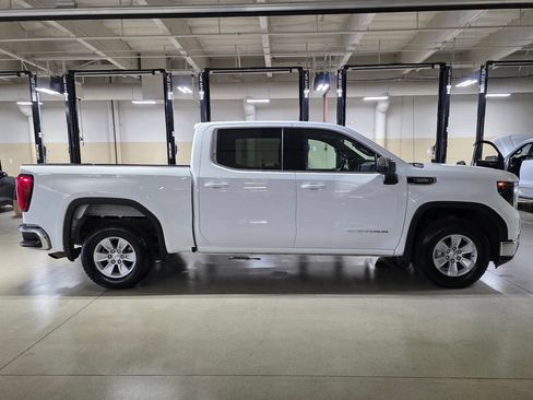 Used 2024 GMC Sierra 1500 SLE RWD image 8
