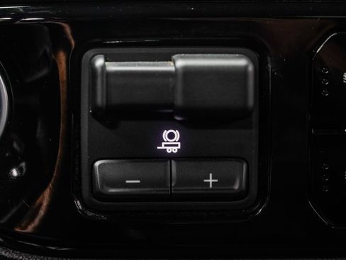 Used 2025 Chevrolet Silverado 2500 LT w/ Convenience Package AWD/4WD image 22
