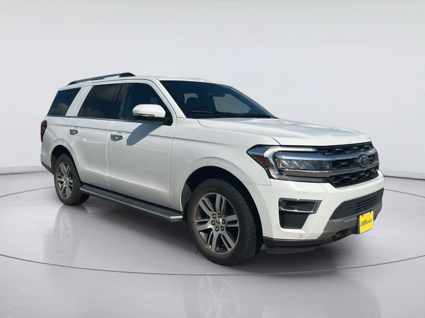Used 2022 Ford Expedition Limited AWD/4WD image 3
