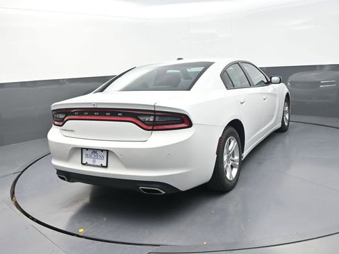 Used 2019 Dodge Charger SXT image 11