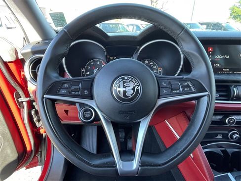Used 2019 Alfa Romeo Stelvio image 24