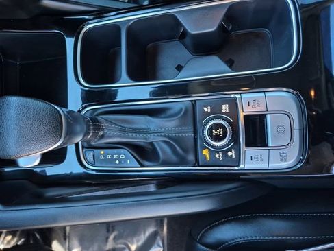 Used 2021 Kia Telluride LX image 23