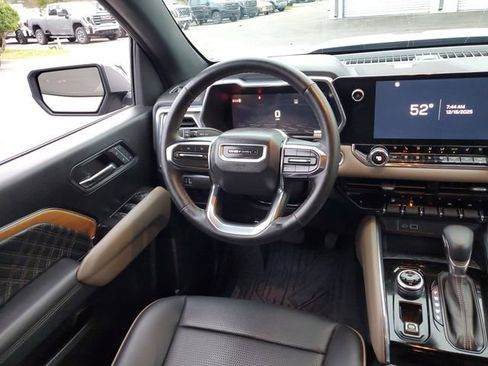 Used 2024 GMC Canyon Denali image 12