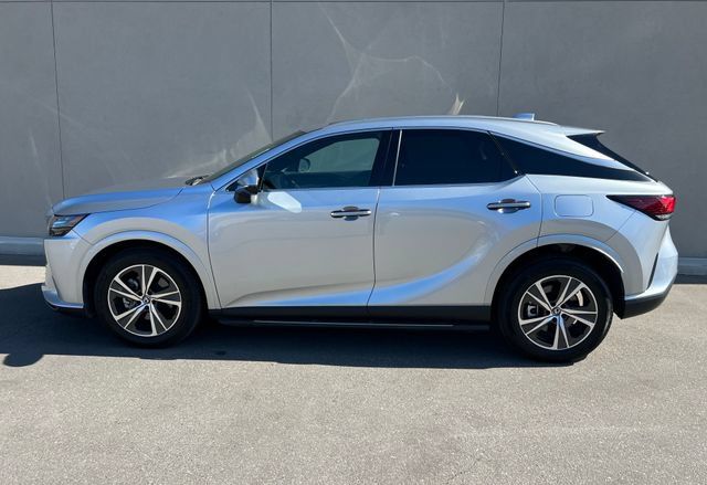 Used 2025 Lexus RX 350 AWD w/ Accessory Package image 4