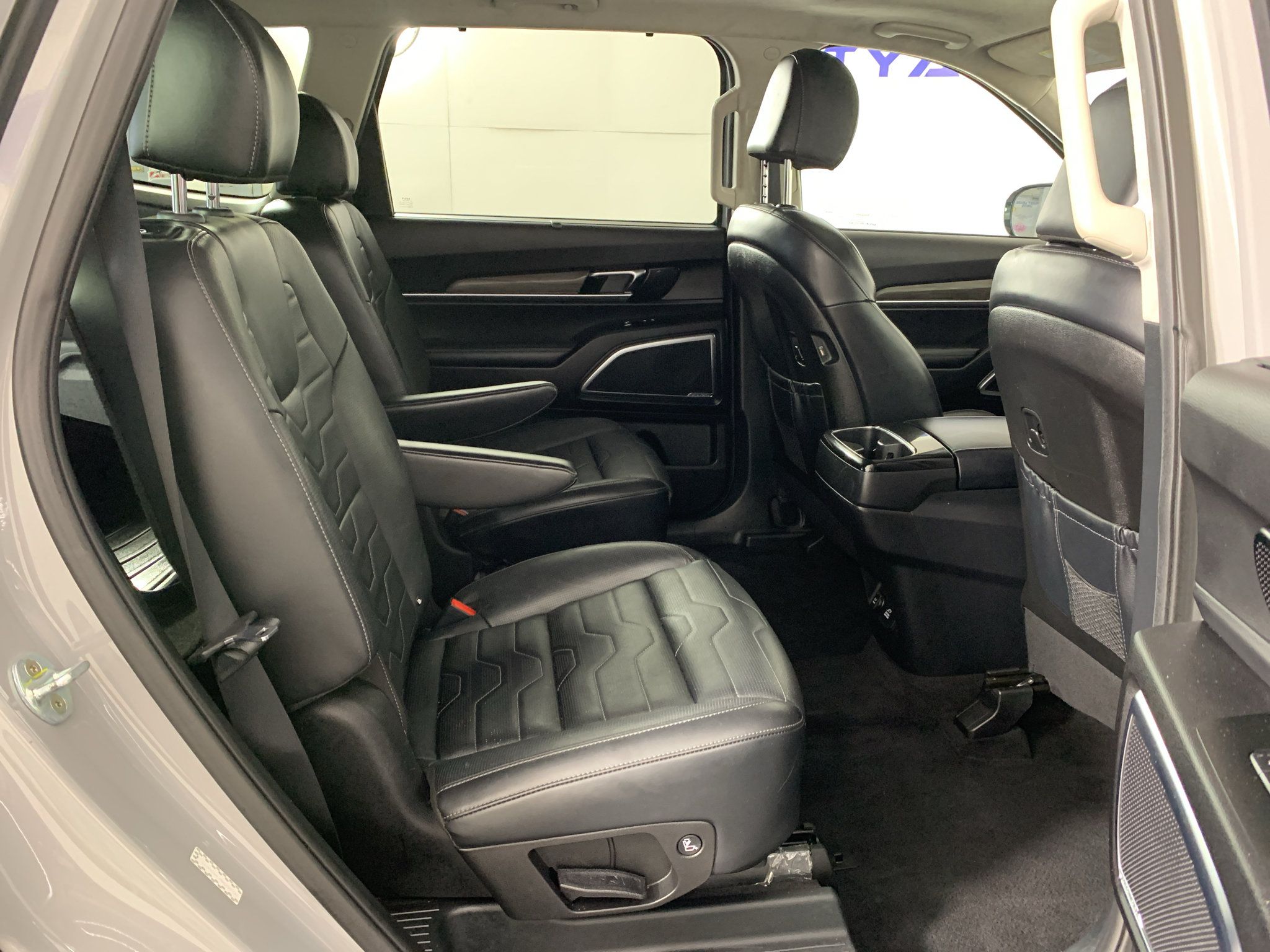 Used 2022 Kia Telluride SX w/ SX Prestige Package AWD/4WD image 36