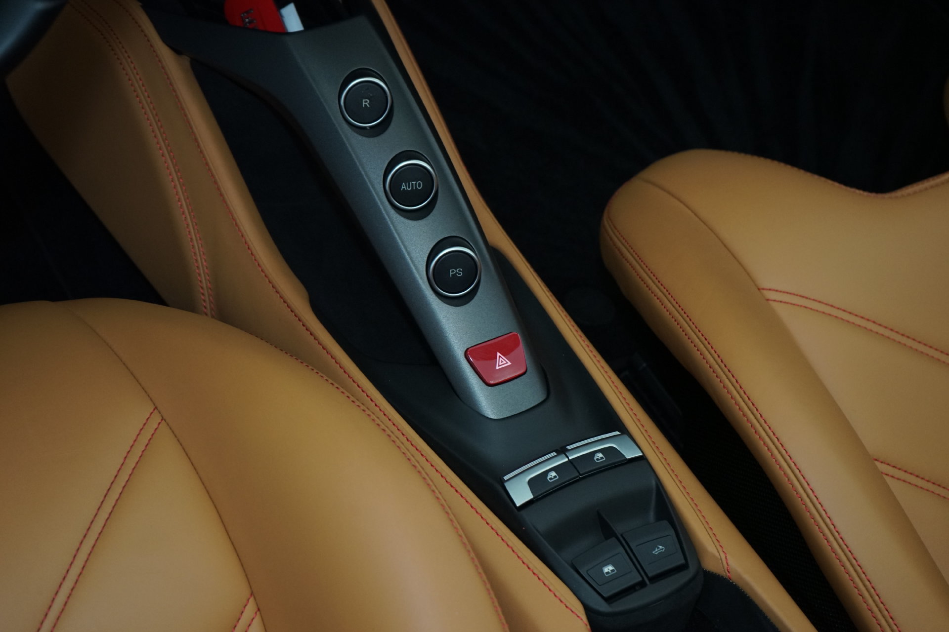 Used 2018 Ferrari 488 Spider RWD image 18