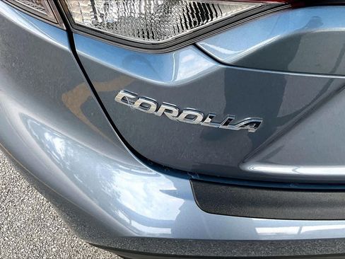 Used 2025 Toyota Corolla LE FWD image 18