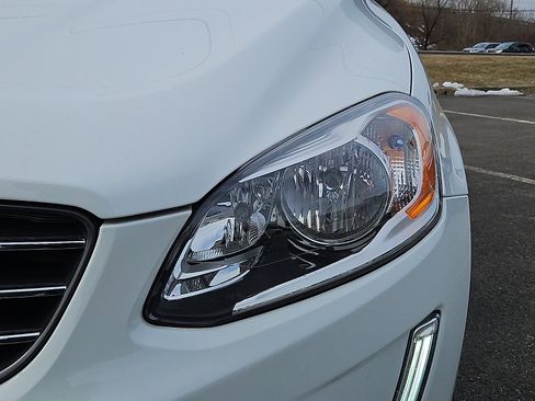 Used 2016 Volvo XC60 T6 w/ Protection Package image 9