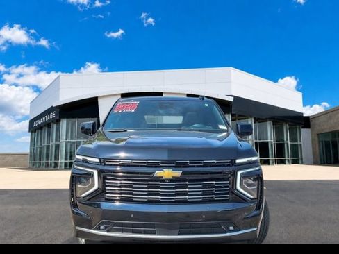 Certified 2025 Chevrolet Tahoe High Country w/ Sun And Tow Package AWD/4WD image 5