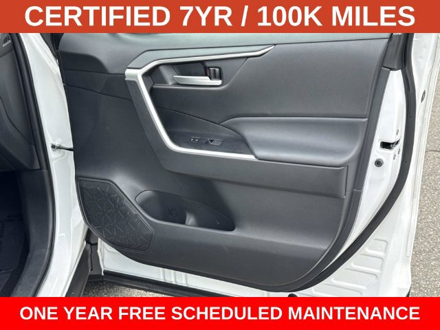 Used 2024 Toyota RAV4 XLE AWD/4WD image 8