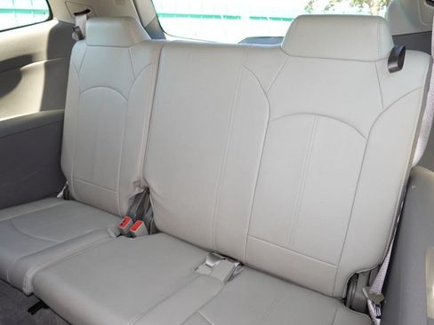 Used 2015 Chevrolet Traverse LT FWD image 21