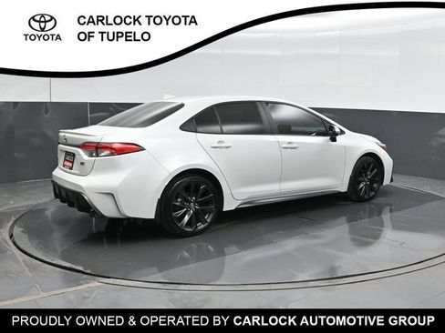 Used 2025 Toyota Corolla SE FWD image 3