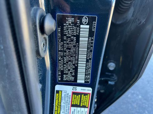 Used 2018 Toyota Camry LE image 35