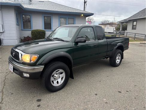 Used 2001 Toyota Tacoma PreRunner image 3