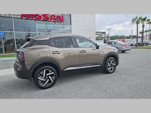 Used 2025 Nissan Kicks SV FWD image 36