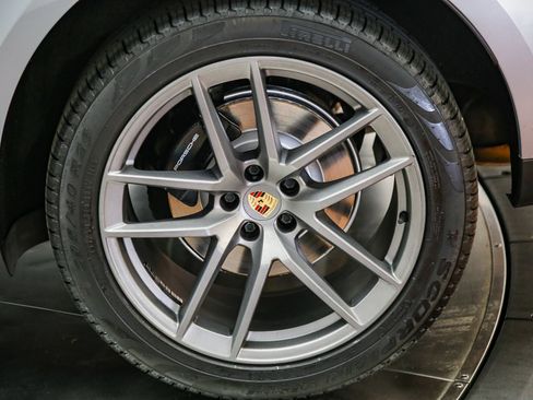 Used 2023 Porsche Macan AWD/4WD image 14
