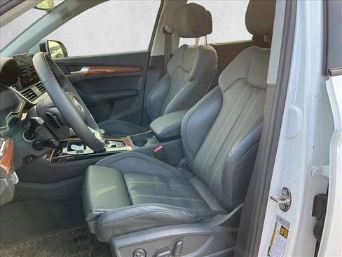 Used 2023 Audi Q5 e Premium Plus w/ Premium Plus Package image 12