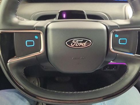 Used 2025 Ford Expedition Tremor AWD/4WD image 9