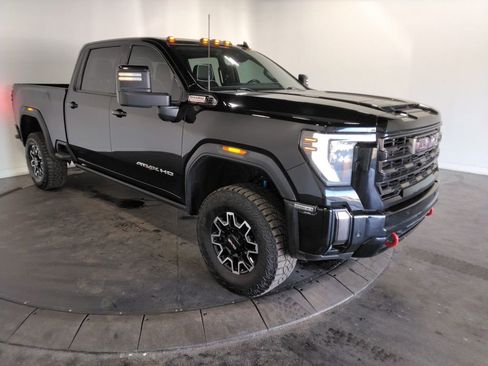 Used 2024 GMC Sierra 2500 AT4X image 4