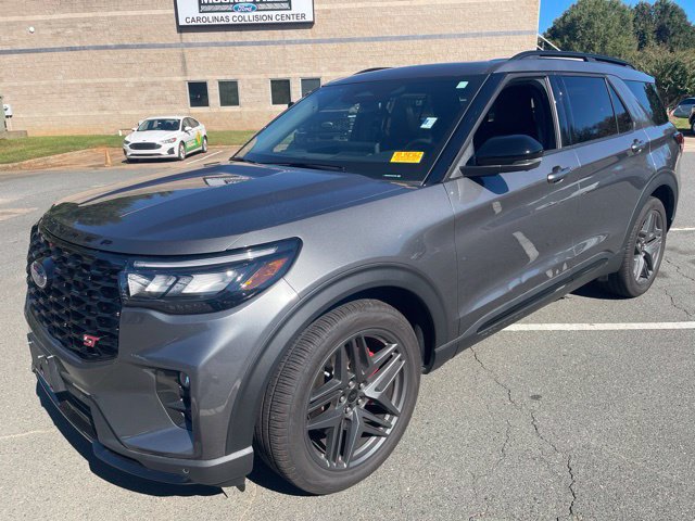 Used 2025 Ford Explorer ST w/ Sun And Sound Package AWD/4WD image 1
