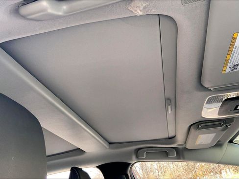 Used 2024 Toyota Prius XLE image 21