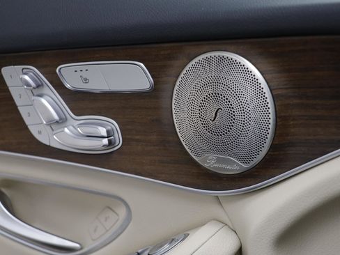 Used 2021 Mercedes-Benz GLC 300 4MATIC image 7