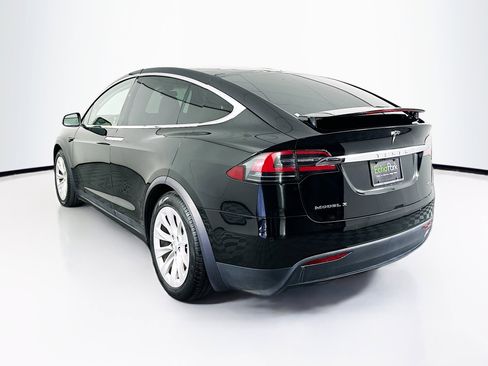 Used 2019 Tesla Model X 75D image 5